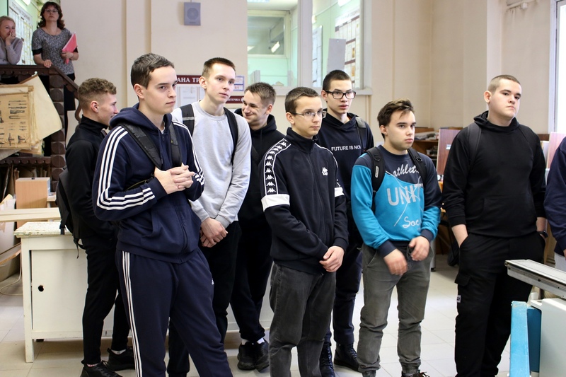 Студенты выпускники. Сыктывкарский Лесной завод. Сайт сыктывкар сат